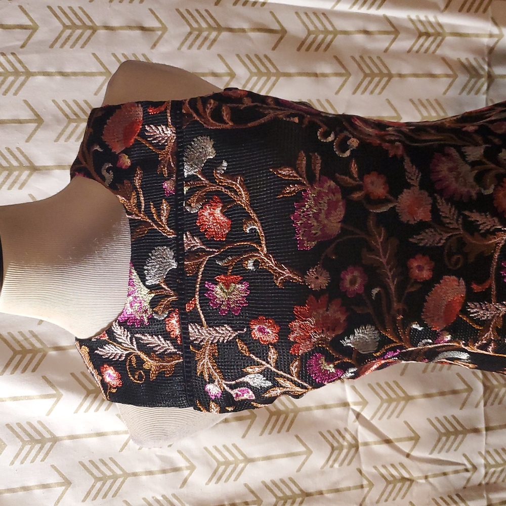 Dress - Picture 2 of 9